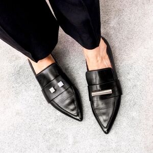 Stuart Weitzman Vega leather loafers size 10